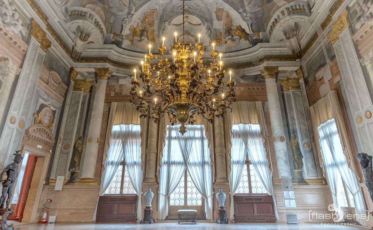 Palazzo Ca Rezzonico 004